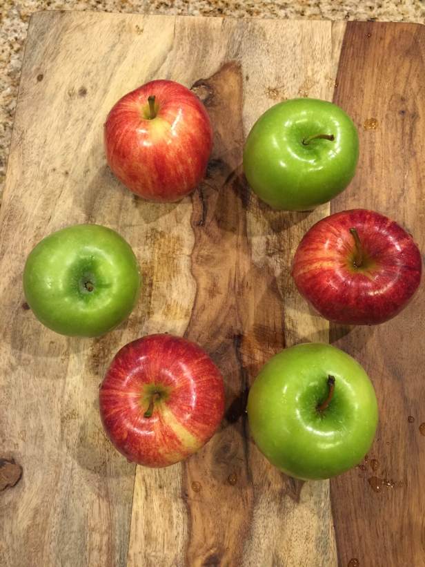 apples-on-a-board